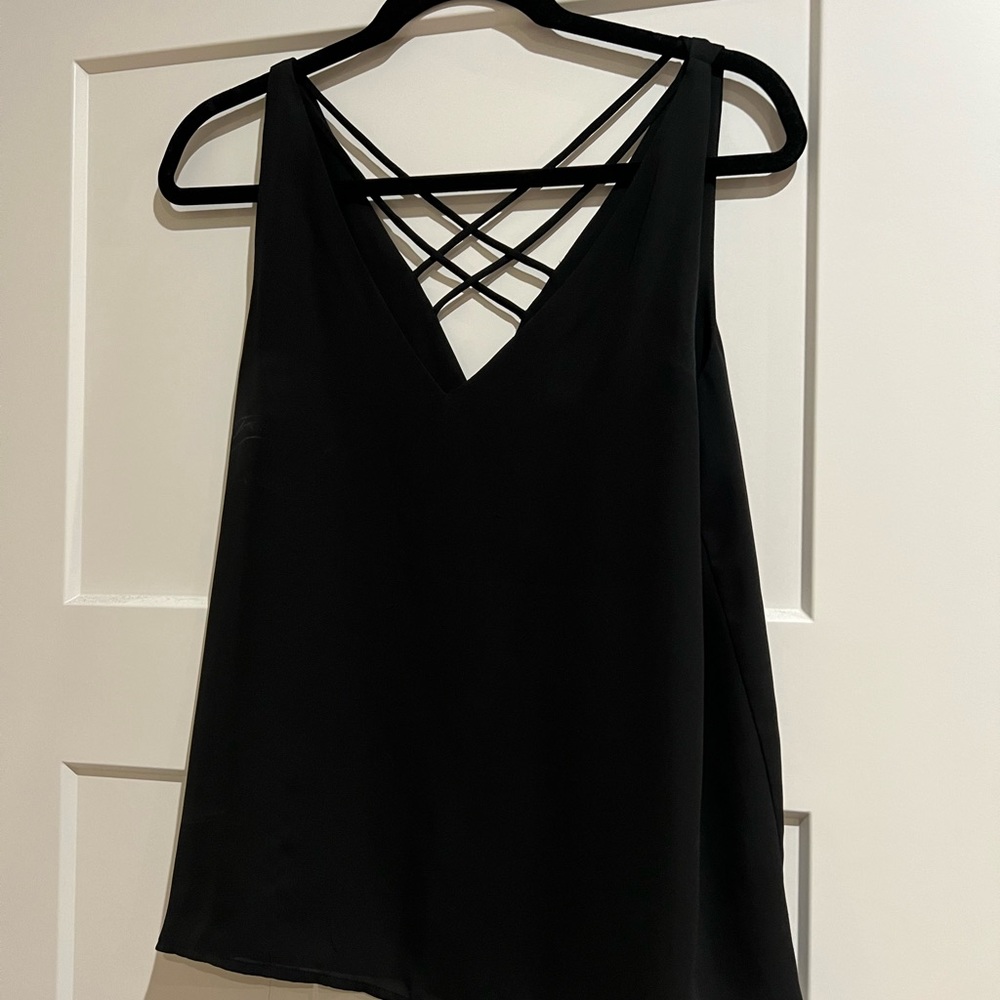 Double v tank / shell / sleeveless top
